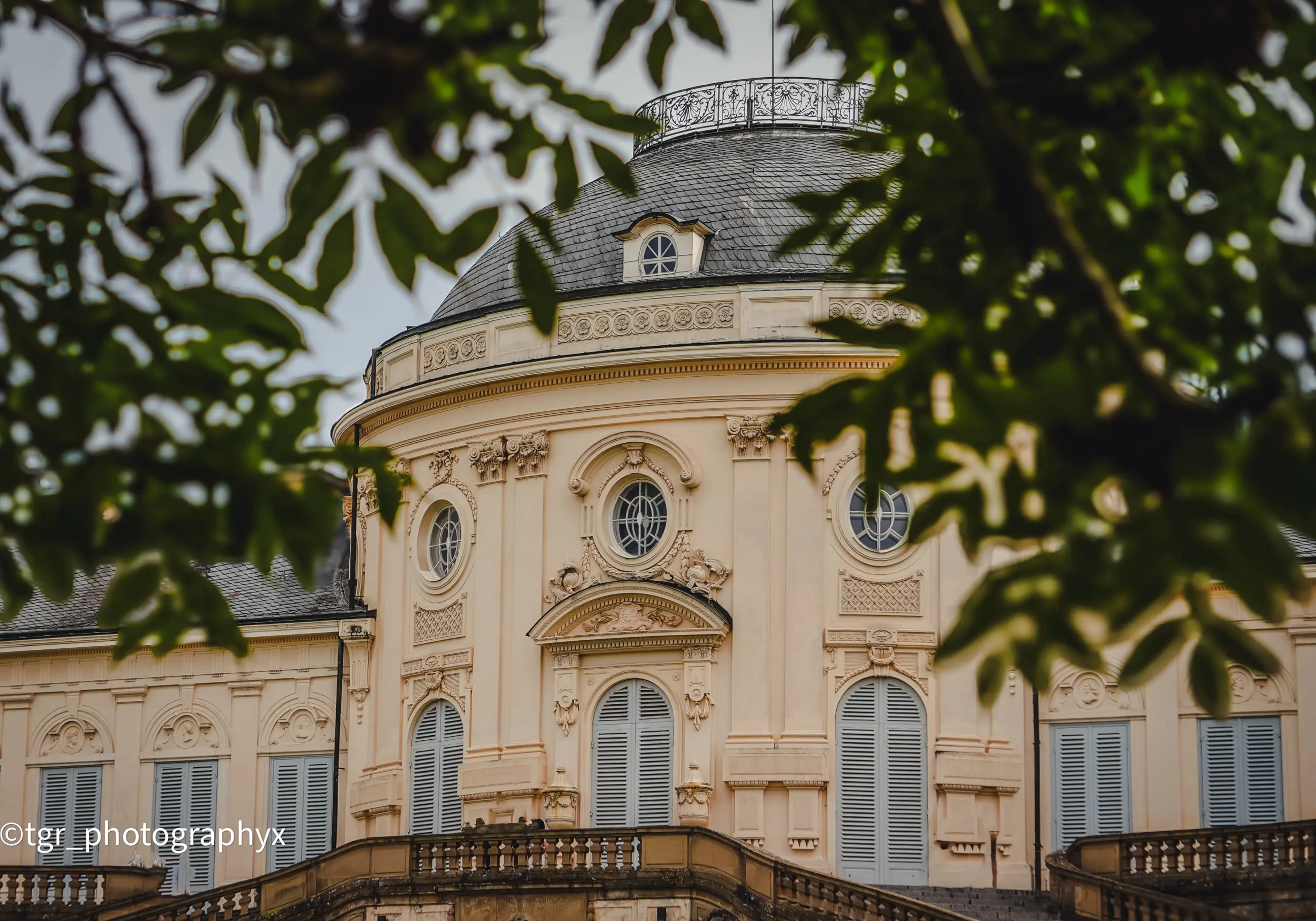 Schloss Solitude in Stuttgart bei Sonnenuntergang